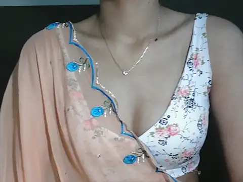 cute seemu online show from September 2025 01:32:02 AM