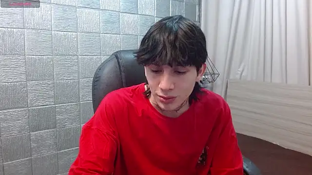 Iantwink18 online show from December 2025 01:02:02 AM