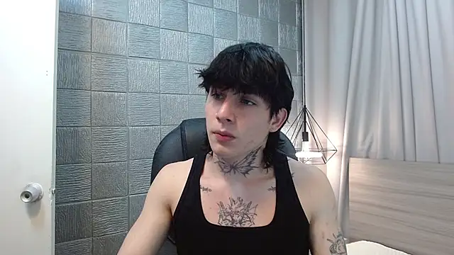 Iantwink18 online show from December 2025 07:30:02 PM