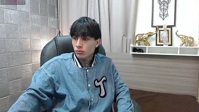 Iantwink18 online show from February 2026 07:34:02 PM