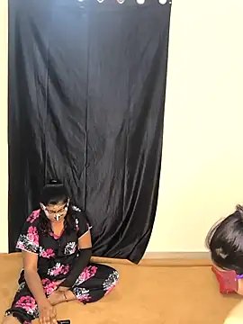 Family02 online show from October 2025 04:41:02 PM