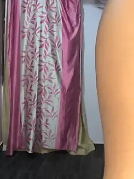 Family02 online show from February 2026 05:08:01 PM