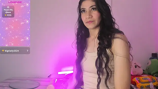 lustlunna online show from December 2025 01:45:01 AM