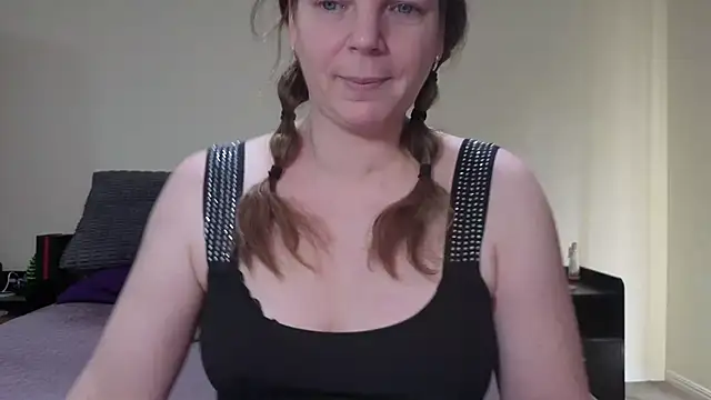 aussiepeaches online show from February 2026 01:43:01 AM