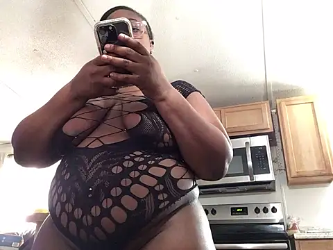 Snapshot of Milkcoco chatting on November 2025 05:44:02 PM Milkcoco online show from November 2025 05:44:02 PM