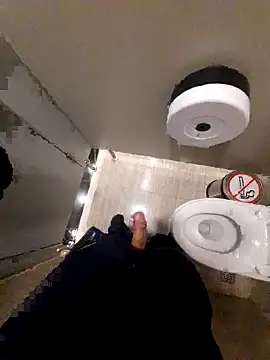 winter0cold  online show from October 2025 09:31:01 AM