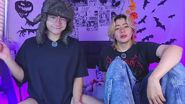 Snapshot of Vamps_Lovers chatting on October 2025 01:10:02 PM Vamps Lovers online show from October 2025 01:10:02 PM