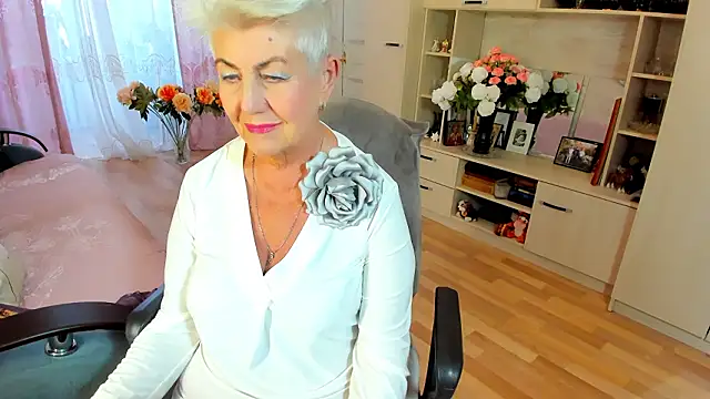 HotandMature online show from February 2026 01:31:02 PM