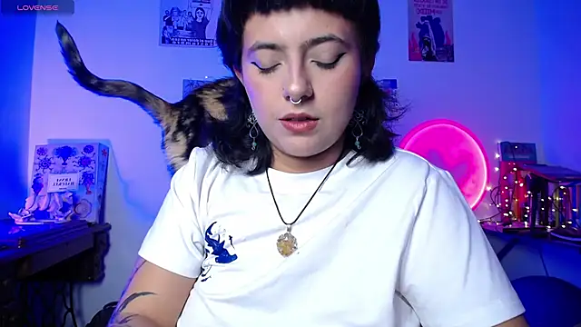 AlmaNanax online show from September 2025 01:54:01 AM