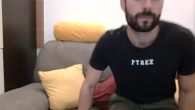 Amicisegreti online show from November 2025 09:26:02 PM