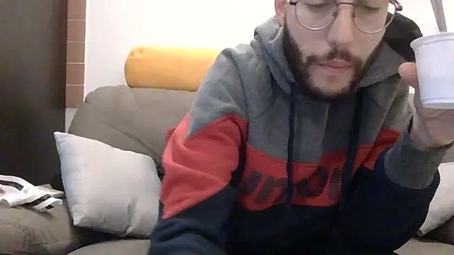 Amicisegreti online show from January 2026 06:39:01 AM