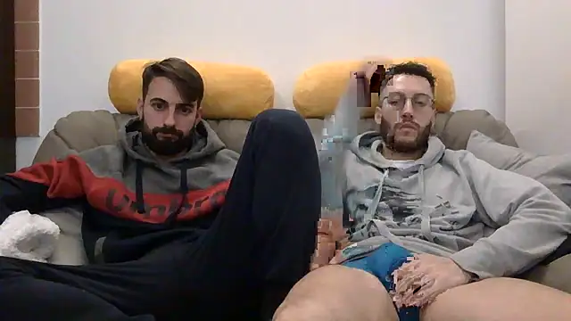 Amicisegreti online show from February 2026 08:45:02 PM