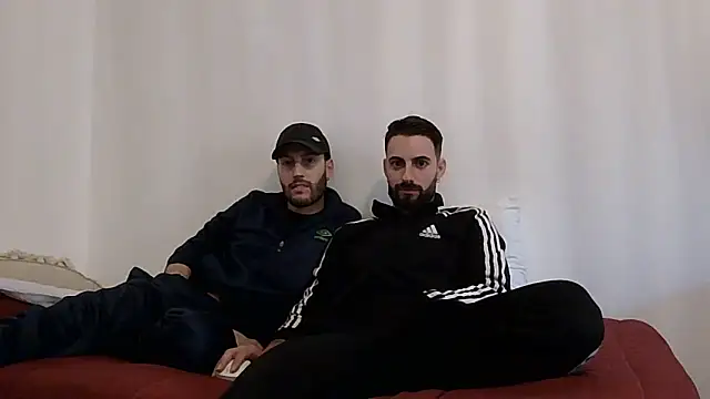 Amicisegreti online show from March 2026 01:58:01 PM