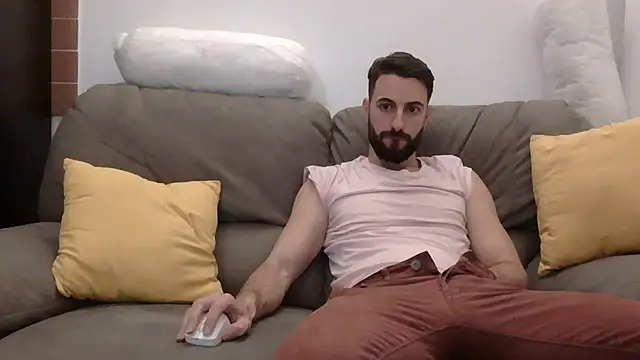 Amicisegreti online show from March 2026 08:09:01 PM