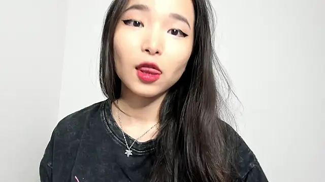 Soyun Mia online show from December 2025 02:36:02 PM