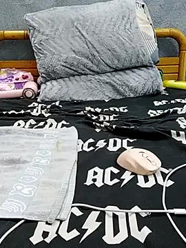 yazinyazin1 online show from December 2025 11:28:01 AM