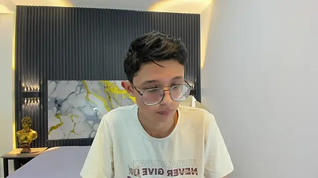 Snapshot of SantiagoRusso18 chatting on September 2025 01:01:01 PM SantiagoRusso18 online show from September 2025 01:01:01 PM