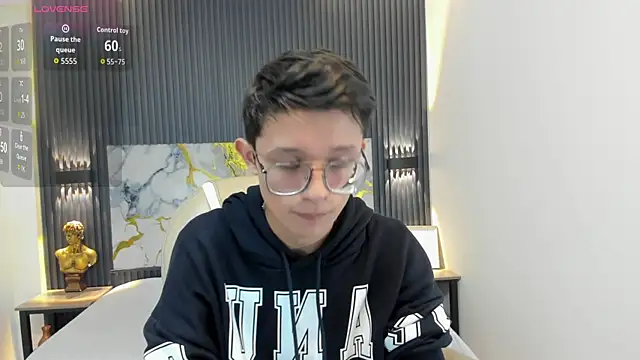 Snapshot of SantiagoRusso18 chatting on October 2025 01:09:01 PM SantiagoRusso18 online show from October 2025 01:09:01 PM