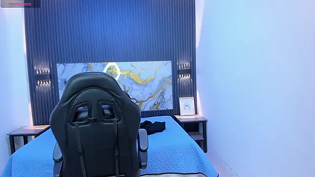 SantiagoRusso18 online show from March 2026 07:09:01 PM