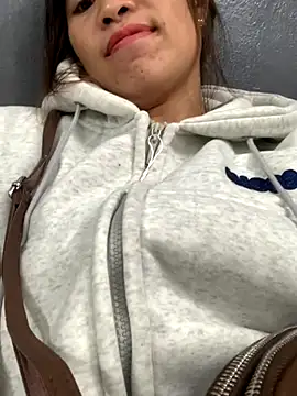 tuyetnhi-00 online show from October 2025 08:53:01 AM