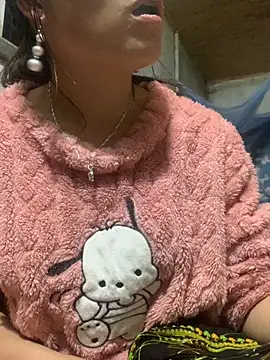 tuyetnhi-00 online show from November 2025 11:42:02 AM