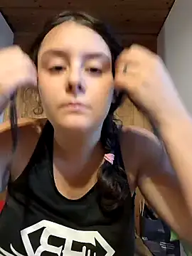 YoungLiisaxx online show from September 2025 04:11:01 PM