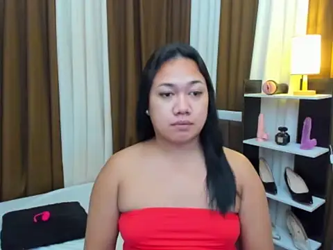 Snapshot of TsUncutKaren chatting on October 2025 12:12:02 AM TsUncutKaren online show from October 2025 12:12:02 AM