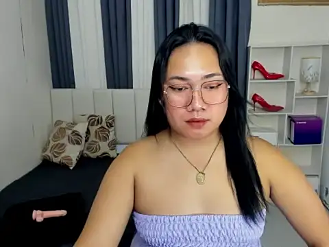 Snapshot of TsUncutKaren chatting on January 2026 05:01:02 AM TsUncutKaren online show from January 2026 05:01:02 AM