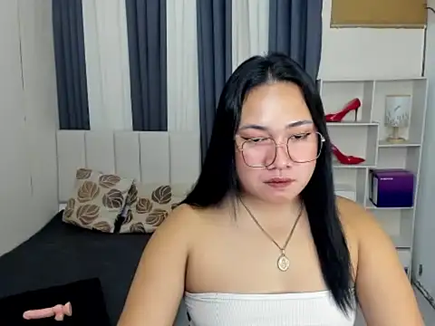 Snapshot of TsUncutKaren chatting on January 2026 05:57:02 AM TsUncutKaren online show from January 2026 05:57:02 AM