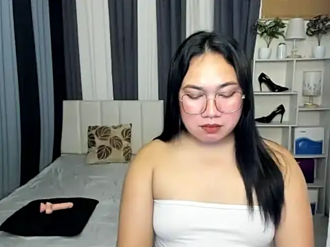 Snapshot of TsUncutKaren chatting on March 2026 05:46:01 AM TsUncutKaren online show from March 2026 05:46:01 AM