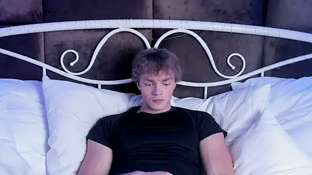 ChaseMuscular online show from September 2025 10:41:01 AM