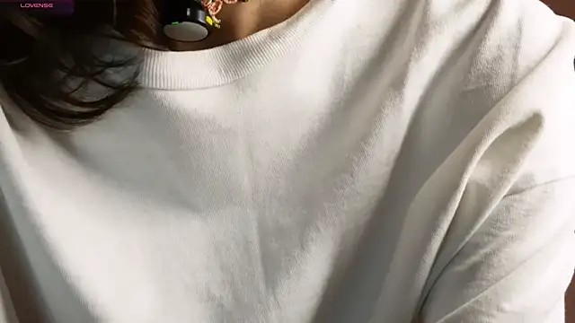 Snapshot of ttragedienne chatting on November 2025 01:18:02 PM ttragedienne online show from November 2025 01:18:02 PM