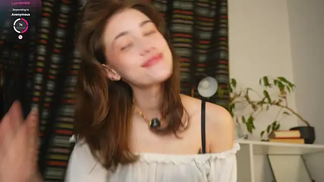 Snapshot of ttragedienne chatting on December 2025 01:44:02 AM ttragedienne online show from December 2025 01:44:02 AM