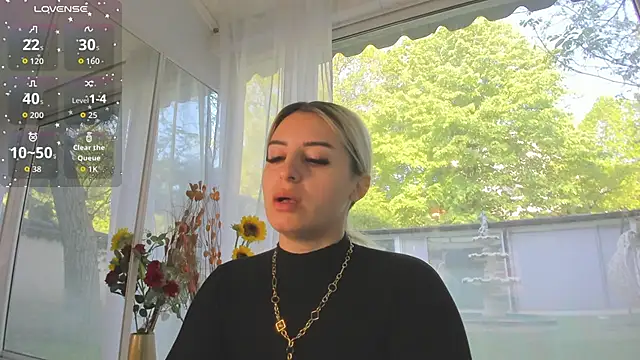 Snapshot of Ella_Vee chatting on April 2026 05:45:01 AM Ella Vee online show from April 2026 05:45:01 AM