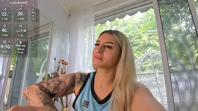 Snapshot of Ella_Vee chatting on June 2026 06:04:01 AM Ella Vee online show from June 2026 06:04:01 AM