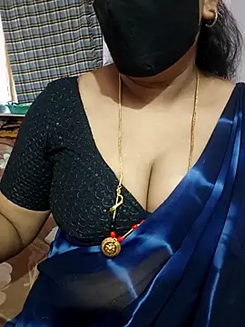 luci-queen online show from April 2026 07:22:01 AM