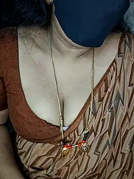 luci-queen online show from May 2026 07:42:02 PM