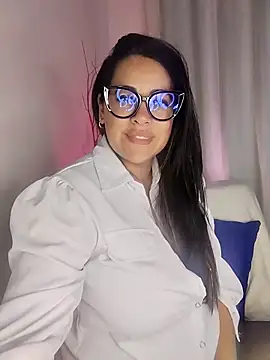 Nicoleefaith  online show from April 2026 06:59:02 PM