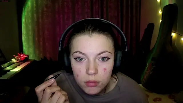 CutieAnny online show from April 2026 09:30:01 PM