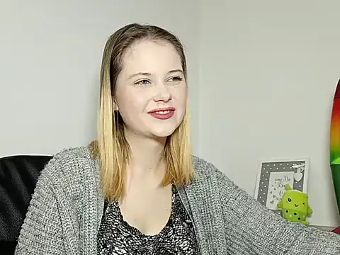 LydiaYoung online show from October 2025 06:16:02 PM