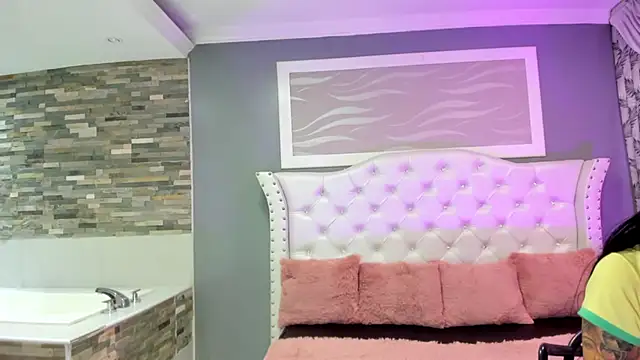  camila ortiz online show from October 2025 08:18:01 PM