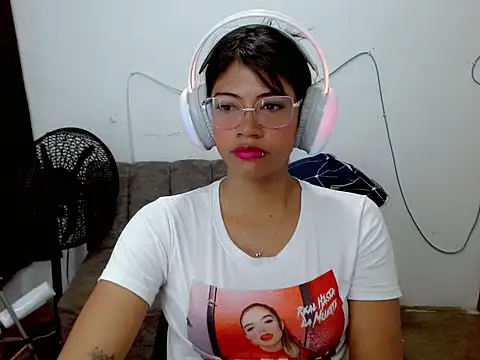 Dulce2415 online show from March 2026 06:51:01 AM