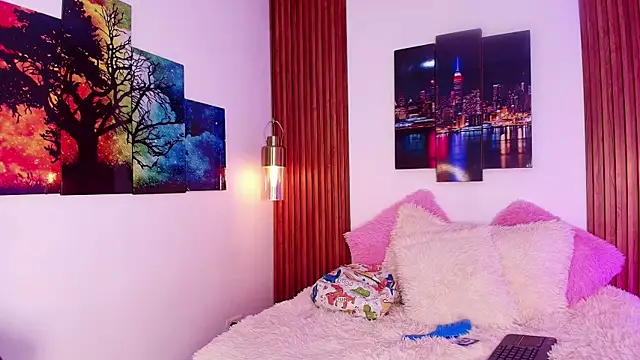 Emily Vaughan online show from September 2025 04:14:02 AM