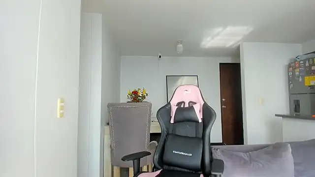 Silvana Rodriguez  online show from October 2025 01:00:01 PM