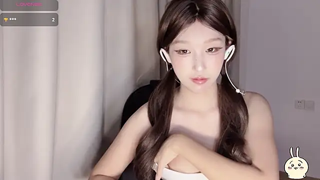 Snapshot of Winnie666- chatting on September 2025 04:32:02 PM Winnie666- online show from September 2025 04:32:02 PM