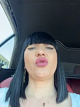 Snapshot of MysticCleo chatting on May 2026 11:03:02 AM MysticCleo online show from May 2026 11:03:02 AM