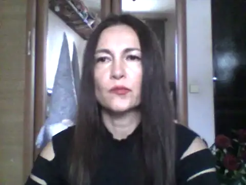 Snapshot of Cyreluna chatting on November 2025 12:15:01 PM Cyreluna online show from November 2025 12:15:01 PM