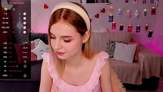 LillianShine online show from February 2026 06:21:01 AM