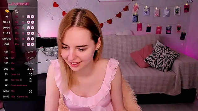 Snapshot of LillianShine chatting on May 2026 08:54:02 AM LillianShine online show from May 2026 08:54:02 AM
