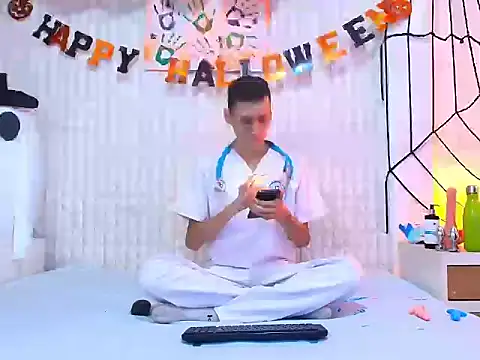 LuigiMarchetti online show from October 2025 07:47:02 PM